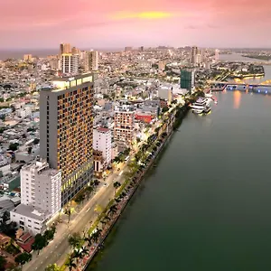 Wink Icon Riverside - Luxury - 24hrs & Rooftop Pool Bar ***** Da Nang